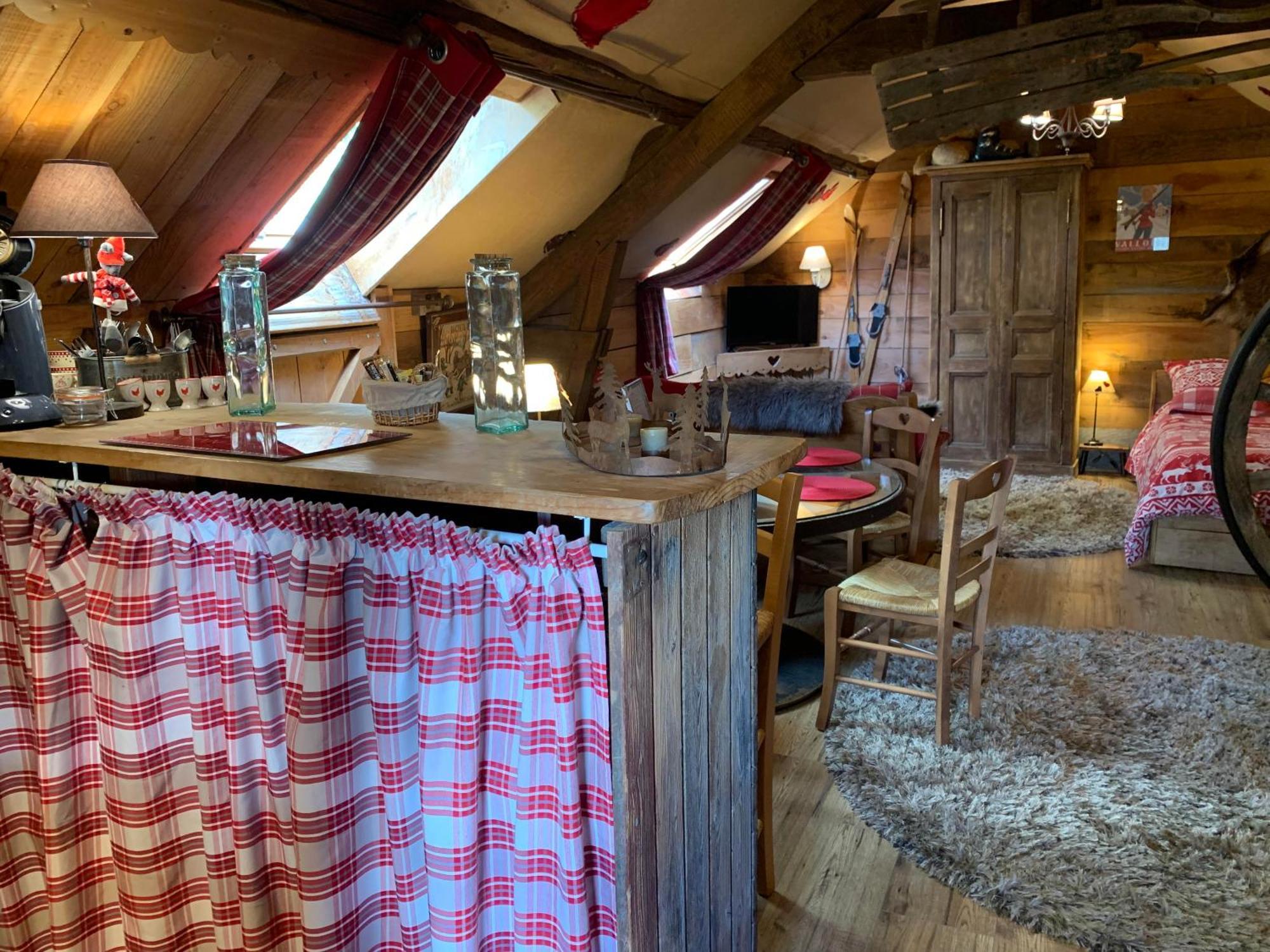 Gite "Le Refuge" Dans Un Domaine De 7Ha Au Calme Vimoutiers Esterno foto